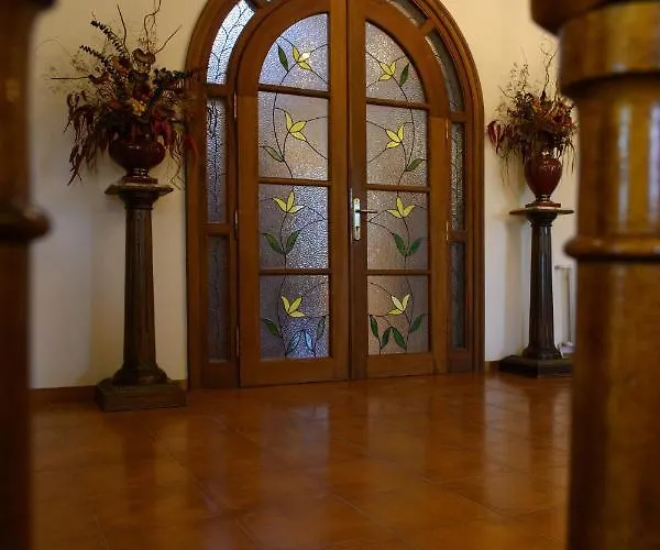 ヴィラ Grand Roubana Gazátika